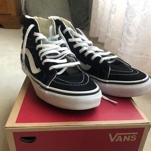 Black Sk8-Hi High Top Vans